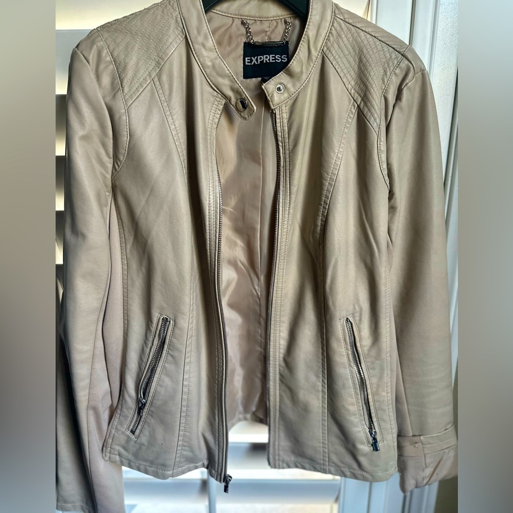 Leather jacket with crew neck and stretch (faux leather)